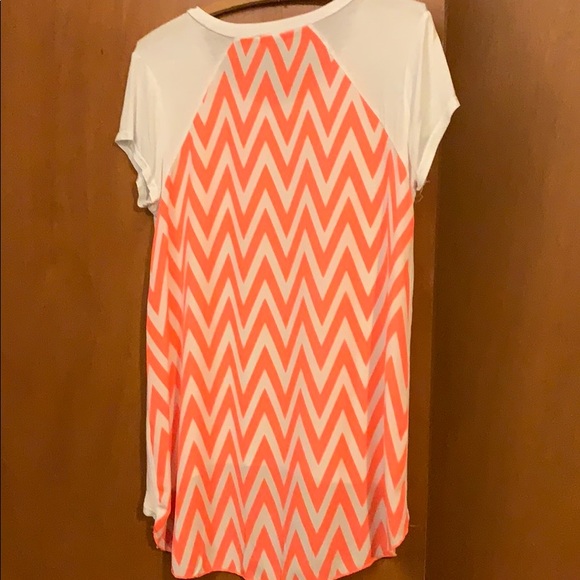 Rue21 Neon Pink Chevron Tee - Picture 3 of 3